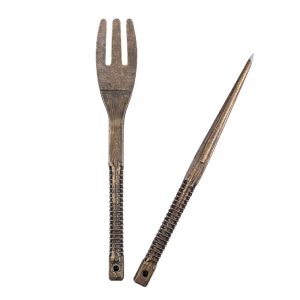 Groove poker and fork set